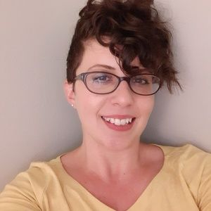 Meet your Posher, Holly